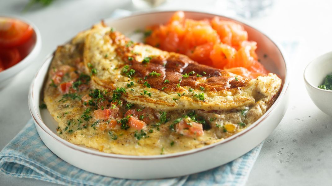 Omelette mit Lachs: Das perfekte Frühstück gegen Kater