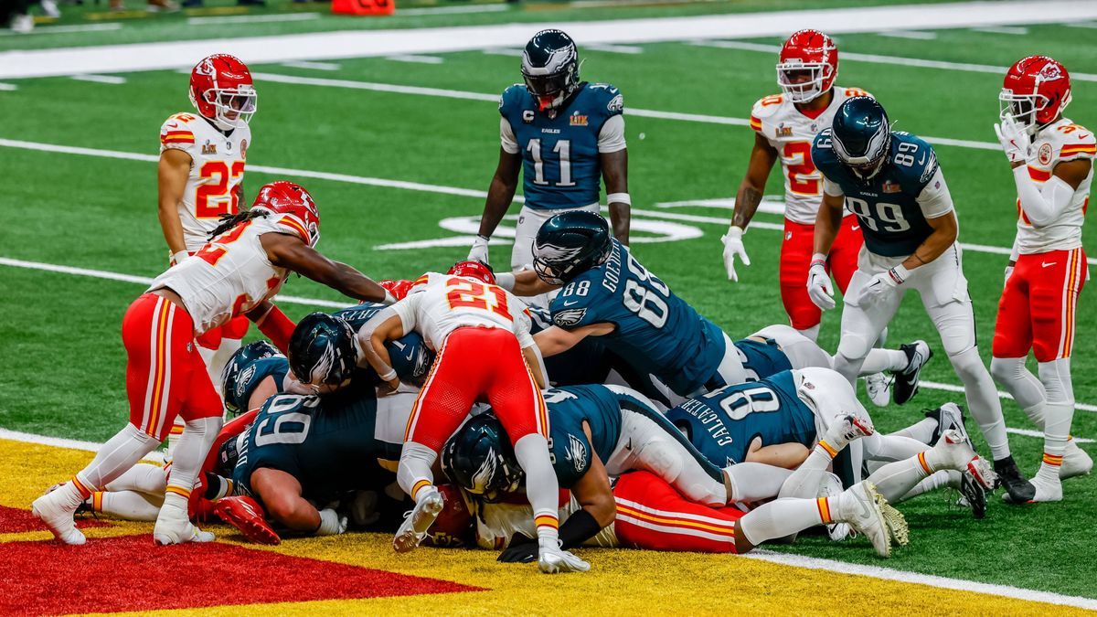 NEW ORLEANS, LA - FEBRUARY 09: QB Jalen Hurts 1 of the Philadelphia Eagles executes the tush push to score a touchdown during Super Bowl LIX between the Kansas City Chiefs and the Philadelphia Eag...