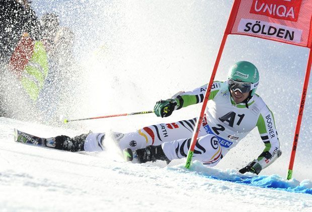 
                <strong>Felix Neureuther vs. Marcel Hirscher - zwei Freunde im Olympia-Duell</strong><br>
                Neureuthers Erfolg im Riesenslalom in Adelboden war übrigens ein historischer Sieg. Denn seit Max Rieger im Jahr 1973 ist keinem Deutschen dieses Kunststück mehr gelungen. Der Deutsche kann also mit breiter Brust nach Russland reisen.
              