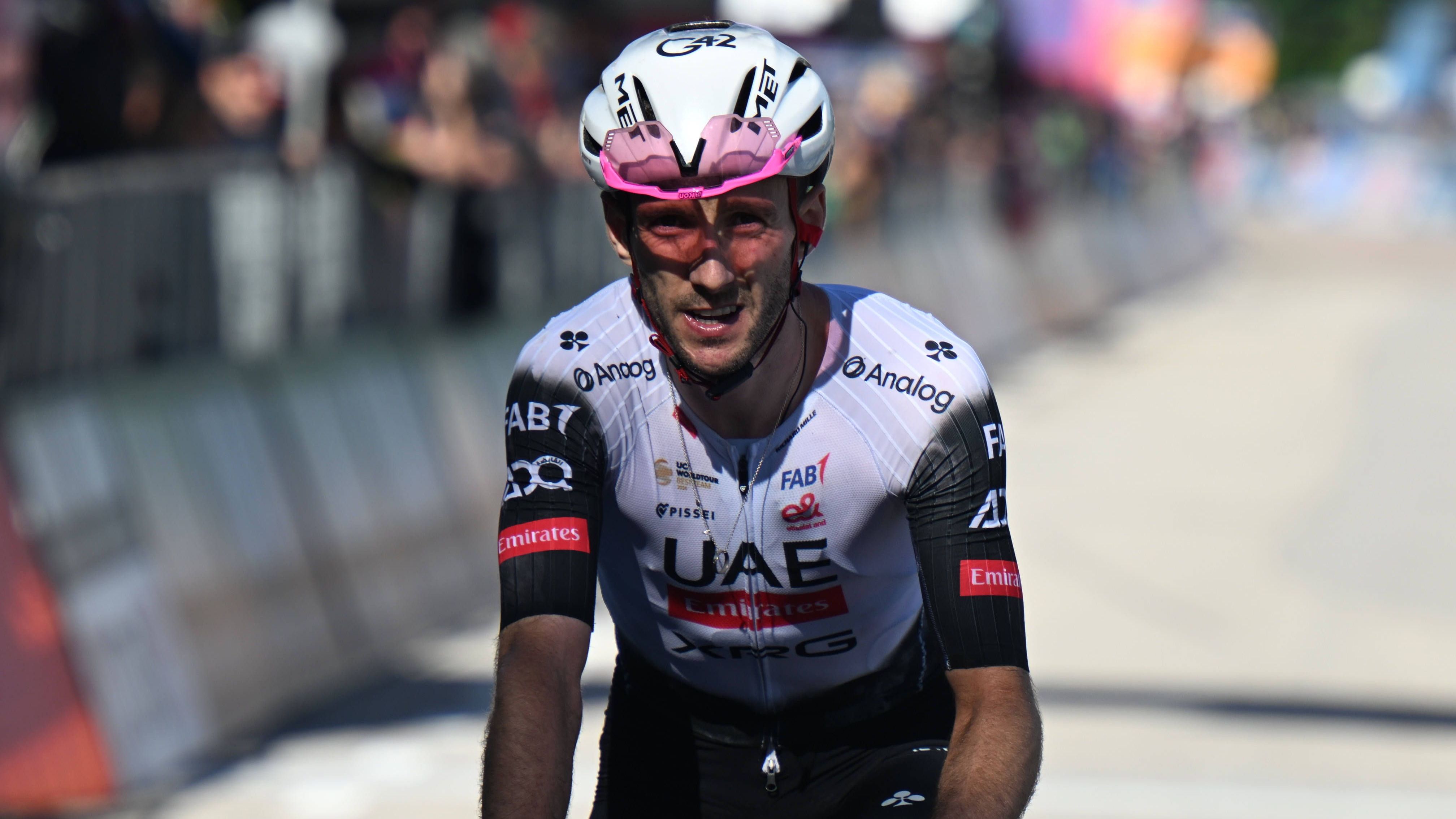 <strong>Platz 7 (geteilt): Adam Yates</strong><br>Team: UAE Team Emirates-XRG<br>Nationalität: Großbritannien<br>Gehalt: 2,7 Millionen Euro