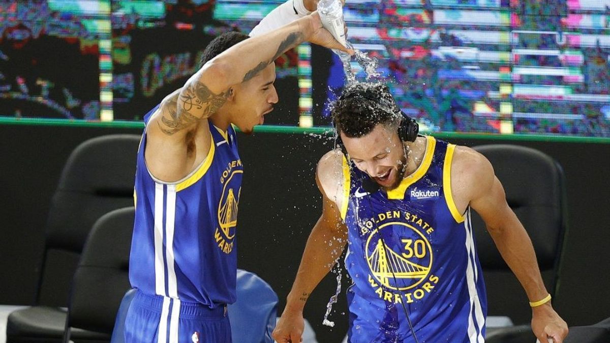 Nicht zu stoppen:  12: Stephen Curry (r.)