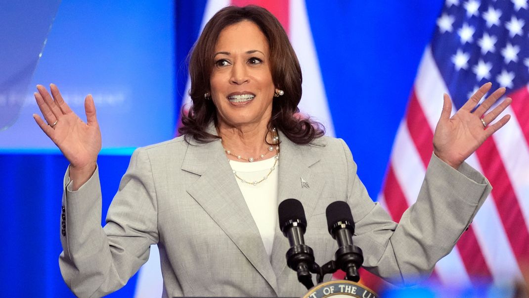 Wird Vizepräsidentin Kamala Harris doch noch als Ersatz für Joe Biden in den Ring geschickt?