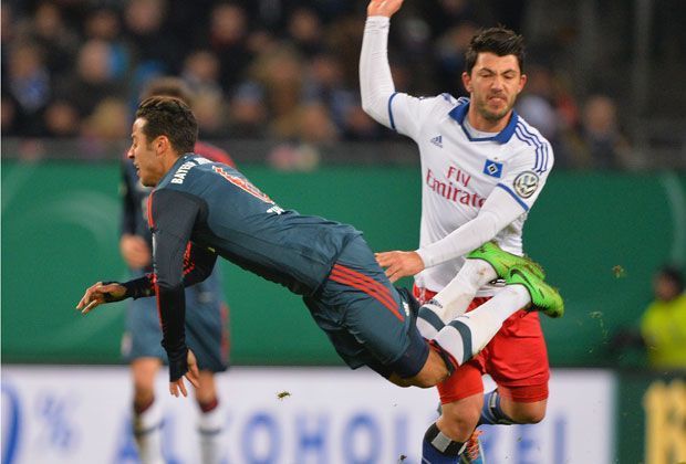 
                <strong>Tolgay Arslan</strong><br>
                "Die Wahrscheinlichkeit, dass die Bayern zwei Spiele verlieren, ist noch geringer, als dass sie ein Spiel verlieren."
              