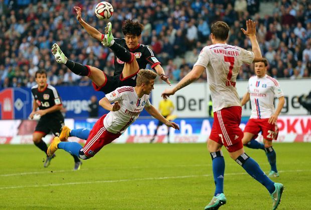 
                <strong>Hartes Duell in Hamburg</strong><br>
                In Hamburg geht es gegen Leverkusen mächtig zur Sache. Auch Heung-Min Son und Matthias Ostrzolek schenken sich nichts.
              