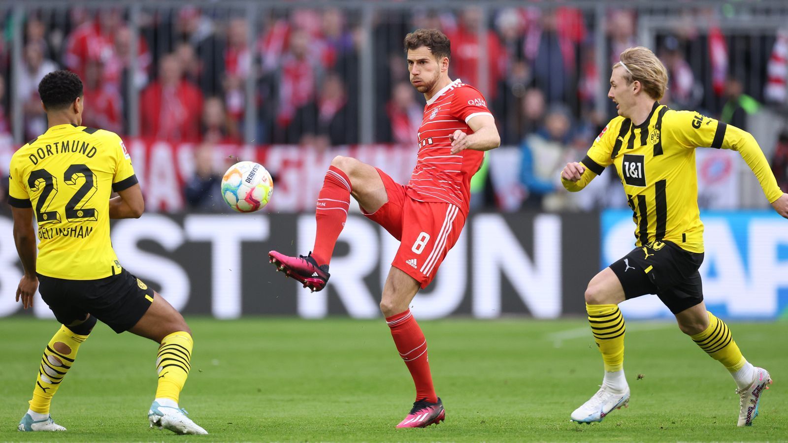 
                <strong>Leon Goretzka (FC Bayern München)</strong><br>
                Der Ex-Schalker zeigt eine vor allem in der ersten Halbzeit bärenstarke Vorstellung mit großer Präsenz im Mittelfeld und vielen Ballgewinnen. Pech nur im Abschluss bei zwei Topchancen (17., 18.). ran-Note: 2
              