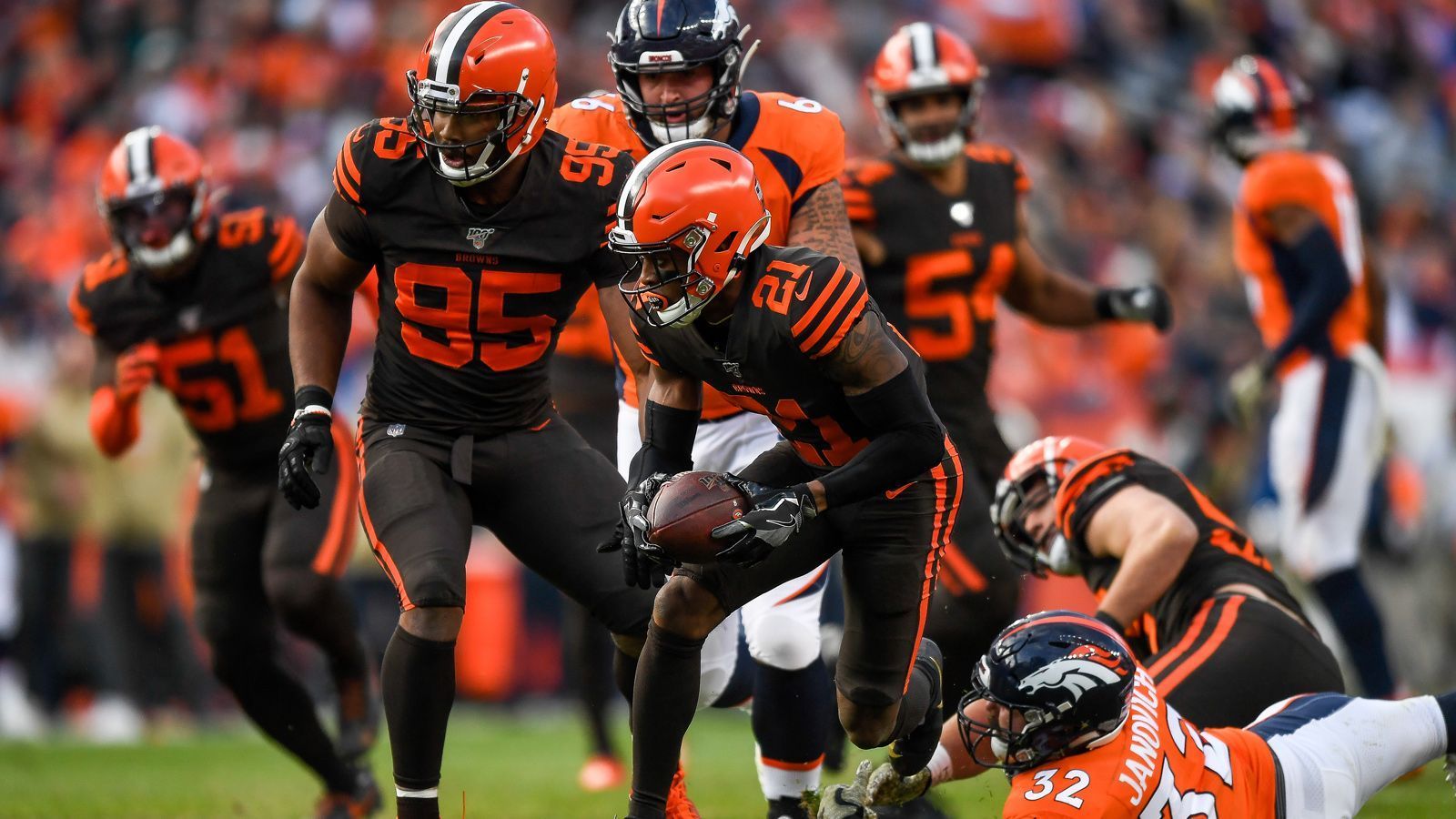 
                <strong>Platz 8: Cleveland Browns </strong><br>
                Erstrundenpicks seit 2017: Myles Garrett DE), Jabrill Peppers (S), David Njoku (TE), Baker Mayfield (QB), Denzel Ward (CB), Jedrick Wills (T) 
              