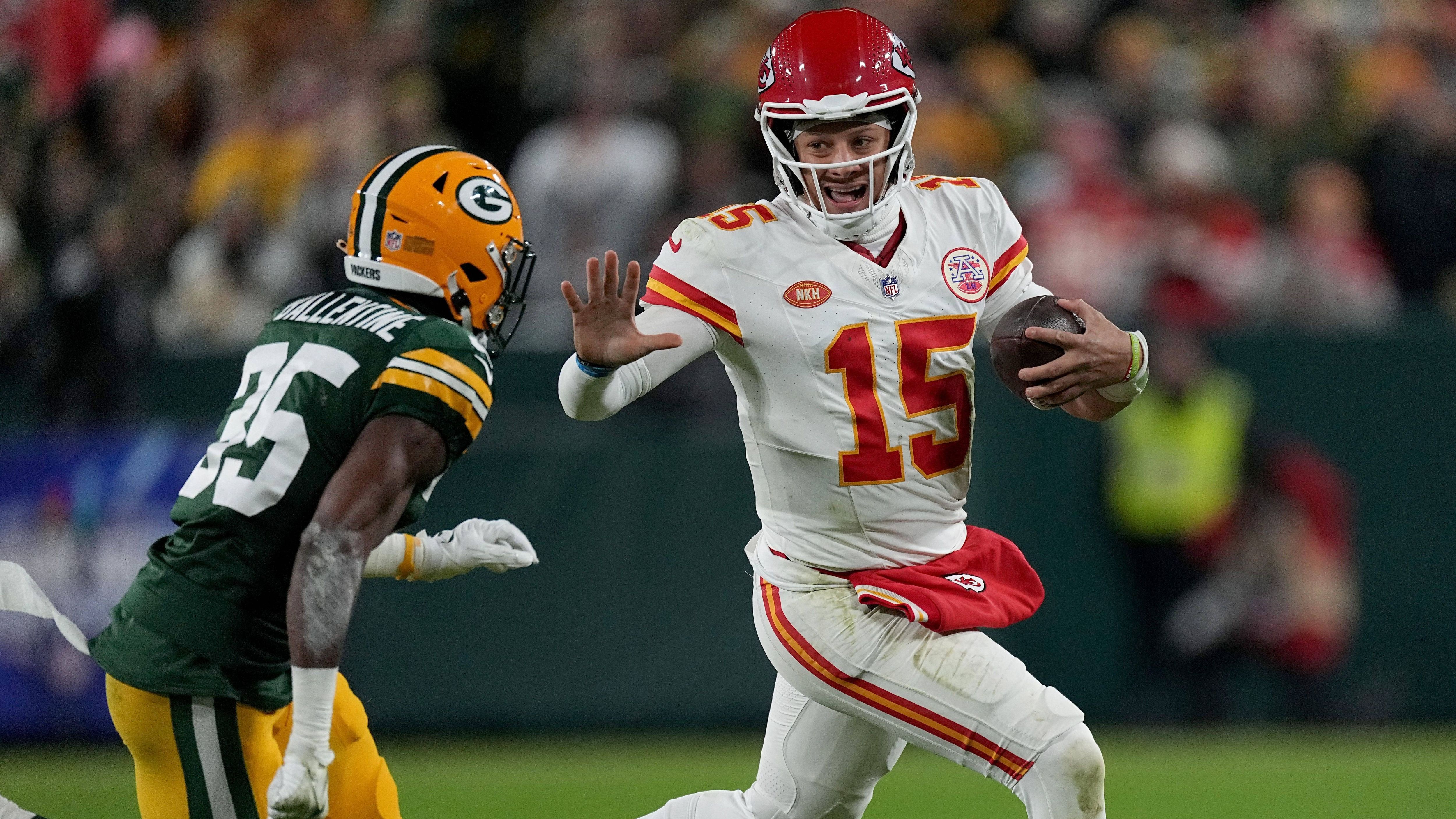 <strong>SB LV (2020) – Packers vs. Chiefs → Chiefs gewinnen</strong><br> Ohne Tom Brady in Tampa gewinnt Green Bay die NFC. Im Finale liefern sich Rodgers und Mahomes ein hochklassiges Duell, doch die Chiefs-Defense erzwingt einen Turnover kurz vor Schluss. Mahomes nutzt die Chance, führt ein 75-Yard-Drive zum Touchdown und sichert Kansas City den 34–27-Sieg und Titel Nr. 2