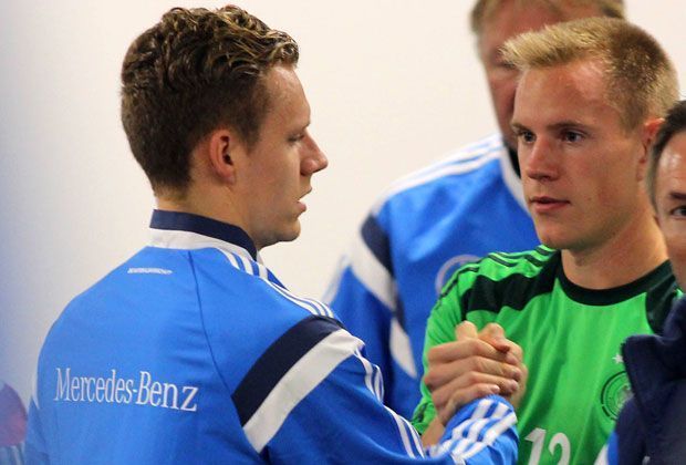 
                <strong>Leno vs. Ter Stegen</strong><br>
                Bernd Leno ledert ordentlich gegen U21-Konkurrent Marc-Andre ter Stegen. Dabei sah es in letzter Zeit danach aus, als wären die Streitigkeiten beigelegt. ran.de blickt auf den Verlauf des Verbalduells zurück.
              