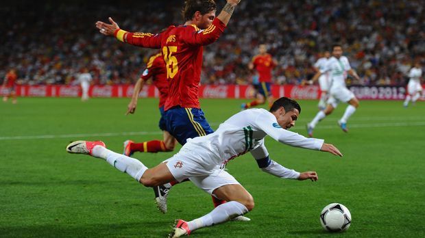 
                <strong>Cristiano Ronaldo gegen Spanien</strong><br>
                Cristiano Ronaldo gegen Spanien: 340 Minuten ohne Tor.
              