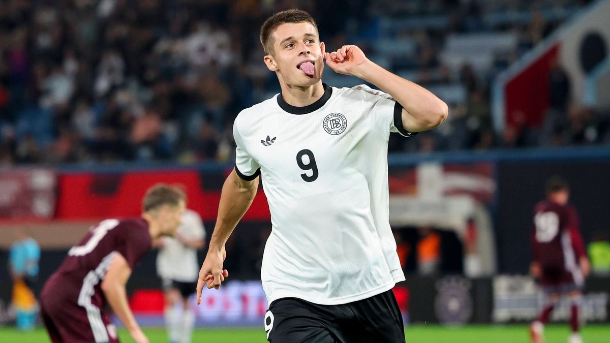 Nicolo Tresoldi (Germany) bejubelt seinen Treffer zum 3:0, UEFA Under21 Championship 2027 - Qualification Group F, Germany U21, U 21 vs Latvia U21, Ostseestadion am 09. September 2025 in Rostock, D...