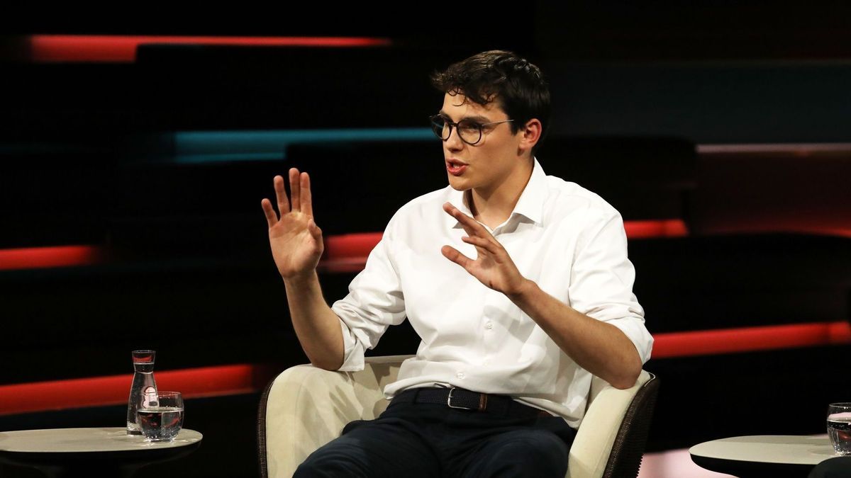 Der Schüler Florian Fabricius hat in der ZDF-Talksendung "Markus Lanz" der Politik mangelndes Interesse an der Jugend vorgeworfen.