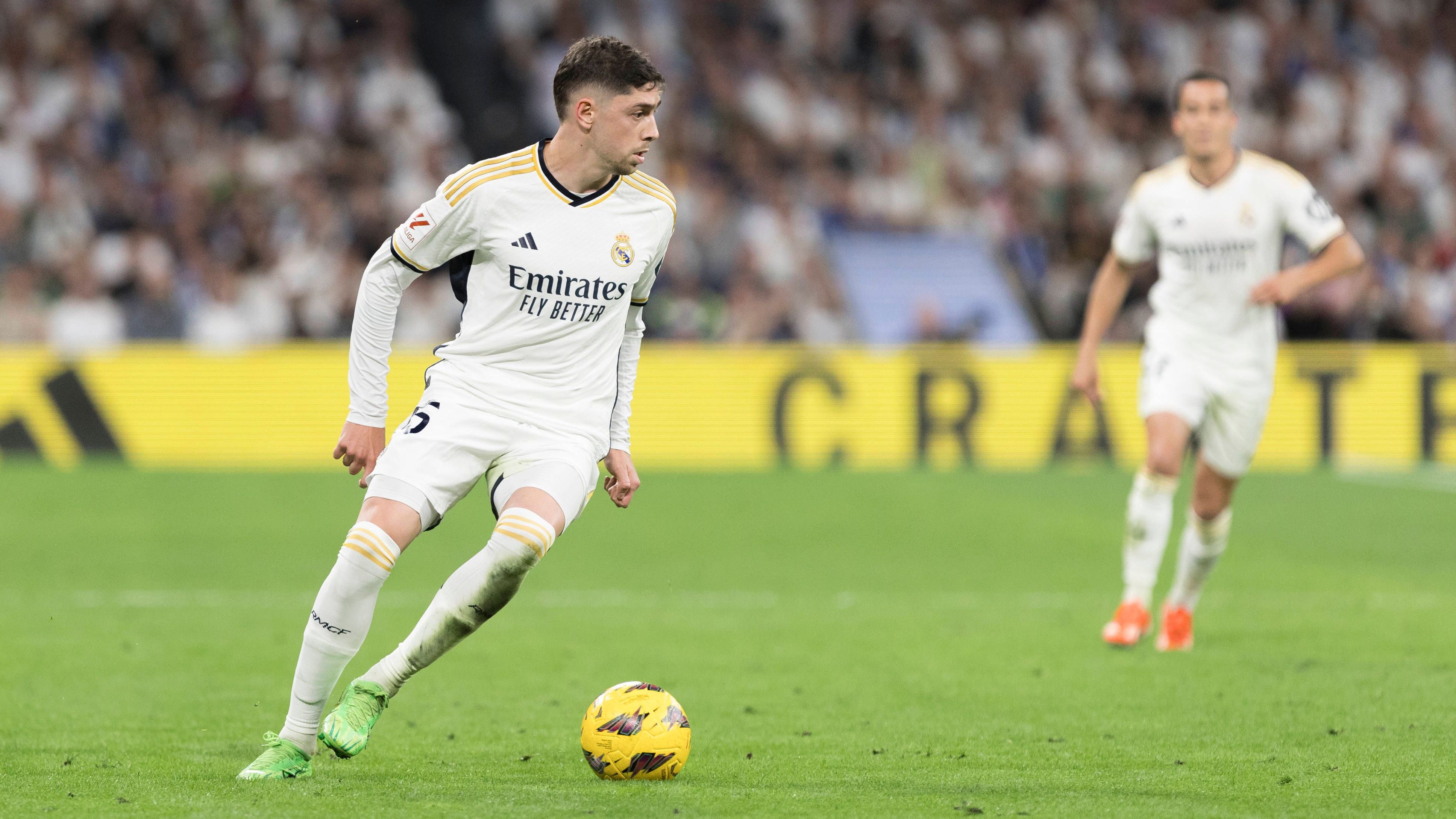 <strong>Federico Valverde</strong><br>Es gab sicherlich schon statistisch ergiebigere Saisons von Federico Valverde im Trikot von Real Madrid. Das heißt jedoch nicht, dass er weniger wichtig für das Team ist. Der Uruguayer verfügt über eine Pferdelunge, ist ein klassischer Box-to-Box-Spieler. Der Punkt Qualität geht nach Uruguay, der für die Form jedoch nach Portugal. Auch hier also:&nbsp;<strong>Unentschieden (Bayern - Real 4:6)</strong>