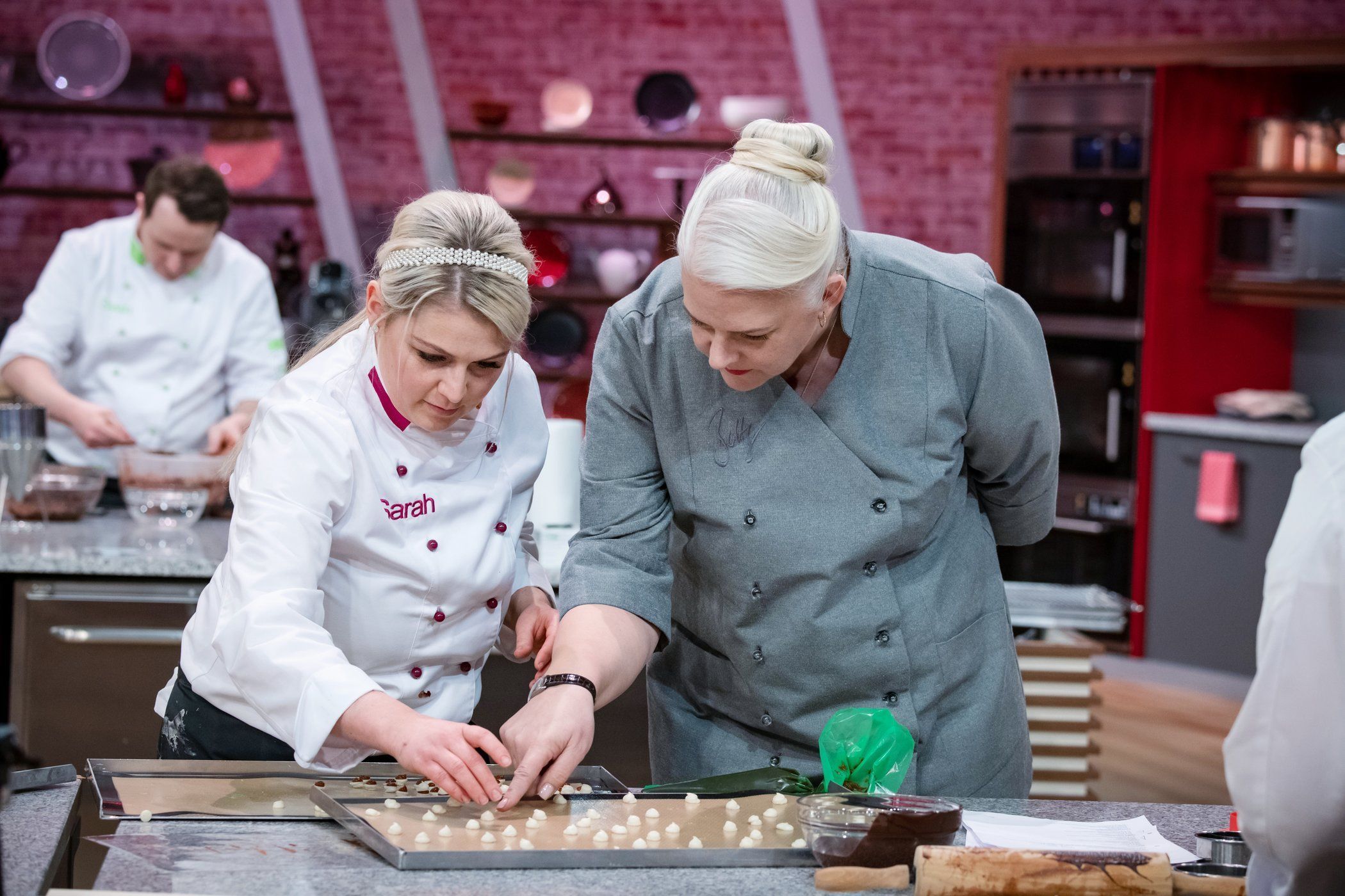 Bittere Tränen! Torte Reißt! Kandidatin Verzweifelt Im „Das Große Backen – Die Profis“ Finale – So War'S! - 3lmc9ho