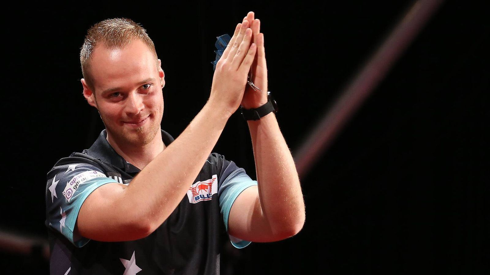 
                <strong>Max Hopp (Deutschland) </strong><br>
                Spitzname: The MaximiserProfi seit: 2012Weltrangliste Platz: 25Einlaufmusik: "Hey Baby" von DJ ÖtziErfolge: PDC Dart-WM: 3.Runde 2019European Darts Championship: Halbfinale 2018World Youth Championship: Weltmeister 2015Super League Darts Germany: Sieger 2014European Tour: Sieger German Darts 2018Pro Tour: 1x Sieger 2018
              