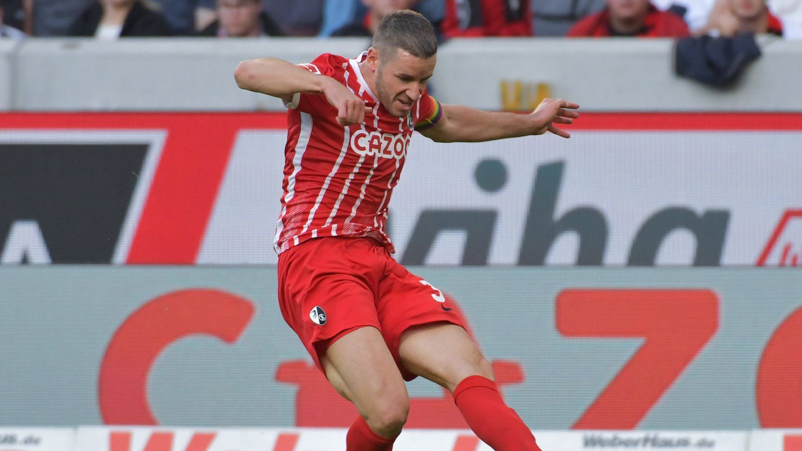 
                <strong>Christian Günter (SC Freiburg)</strong><br>
                Der Kapitän und Linksverteidiger des SC Freiburg hatte am letzten Spieltag beim 4:1 gegen Union Berlin großen Anteil am Sieg und hatte seine Seite im Griff. Vier Tage zuvor, beim 1:3 gegen RB Leipzig, fand er nicht richtig in die Partie. Insgesamt spielt er eine ordentliche Saison.
              