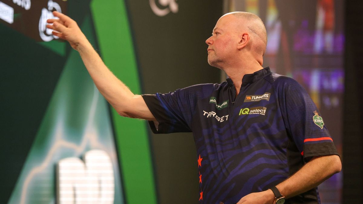 Paddy Power 2024 World Darts Championship Raymond van Barneveld during the 2024 Paddy Power World Darts Championship at Alexandra Palace, London, United Kingdom on 21 December 2024. Editorial use o...