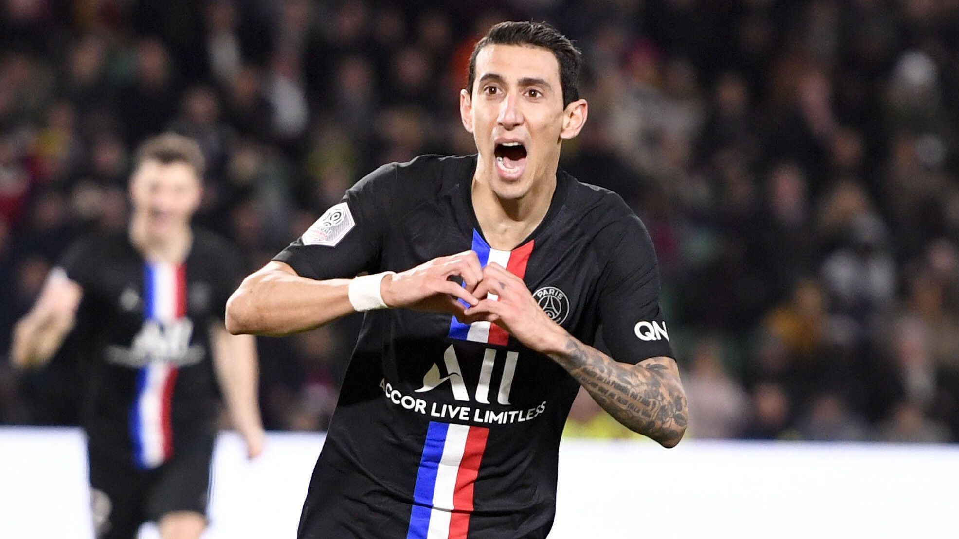 
                <strong>Platz 7: Angel di Maria (Paris St. Germain)</strong><br>
                Monatsgehalt: 1,1 Mio Euro - Marktwert 40 Mio Euro
              