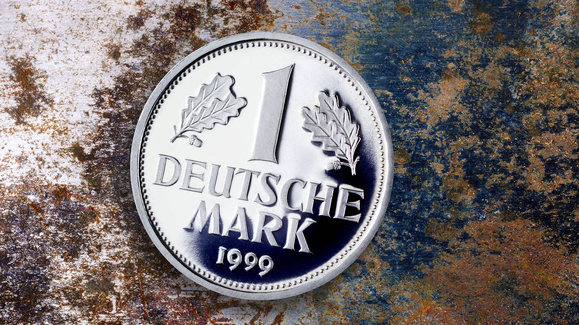 
                <strong>D-Mark ist noch Zahlungsmittel</strong><br>
                An den Kinokassen und überall sonst wurde in Deutschland vor 21 Jahren als Barzahlungsmittel nur die Deutsche Mark akzeptiert. Der Euro kam ein gutes Jahr später.
              