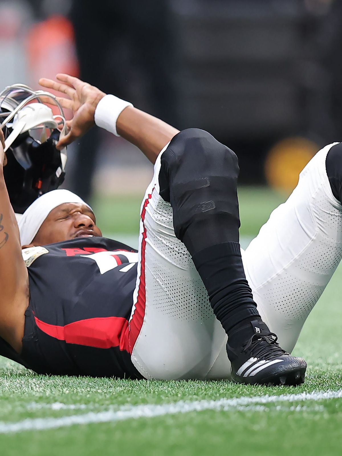 Carolina Panthers v Atlanta Falcons - NFL 2025