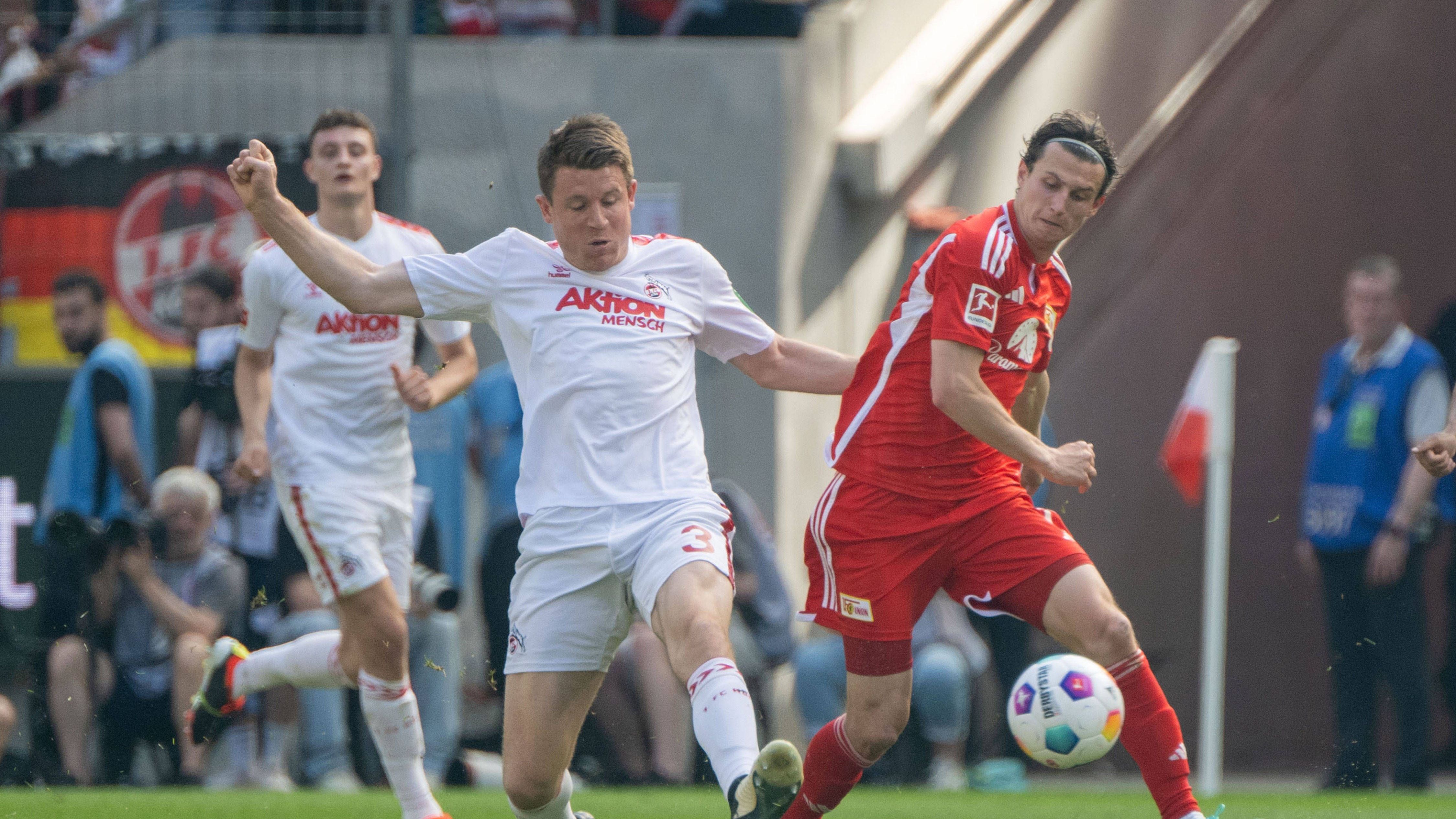 <strong>Kampf gegen den direkten Abstieg:</strong><br>Union Berlin benötigt einen Sieg, um dem Relegationsplatz entkommen zu können. Gewisse Vorzüge hätte jedoch auch ein Remis, weil dann zumindest der direkte Abstieg vom Tisch wäre. Gewinnen jedoch die Kölner gegen Heidenheim und Union Berlin verliert, zählt jedes Tor.