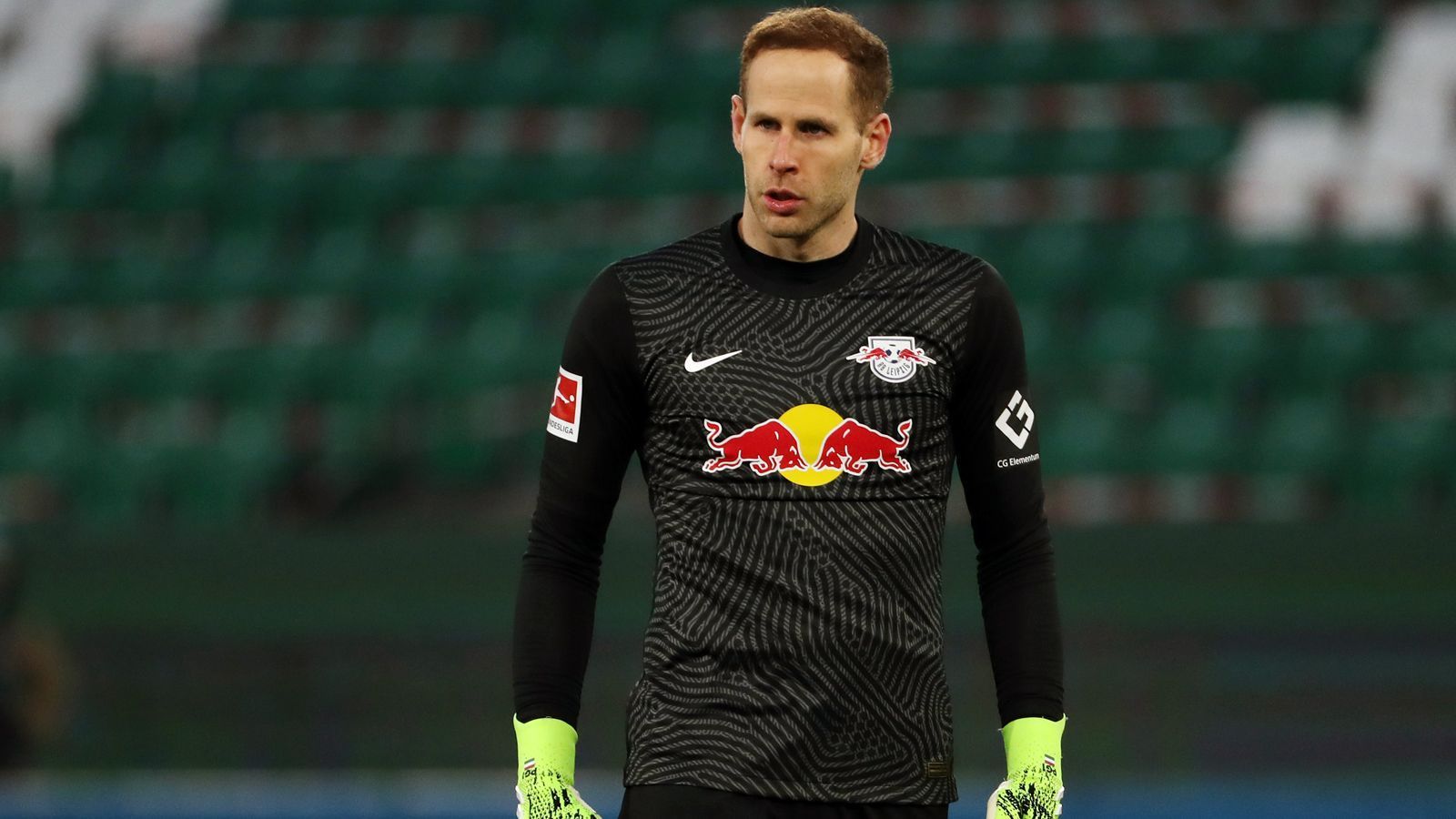 
                <strong>Tor: Peter Gulacsi (RB Leipzig)</strong><br>
                Der Ungar Peter Gulacsi bewies im Leipziger Kasten einmal mehr seine Klasse. In der Saison 2020/21 kassierte er bei 33 Einsätzen nur 30 Gegentreffer und damit die wenigsten aller Teams. Zudem konnte der Nationalkeeper 15 Mal zu Null spielen - öfter als jeder andere Torhüter in der Bundesliga-Saison 2020/21. 
              