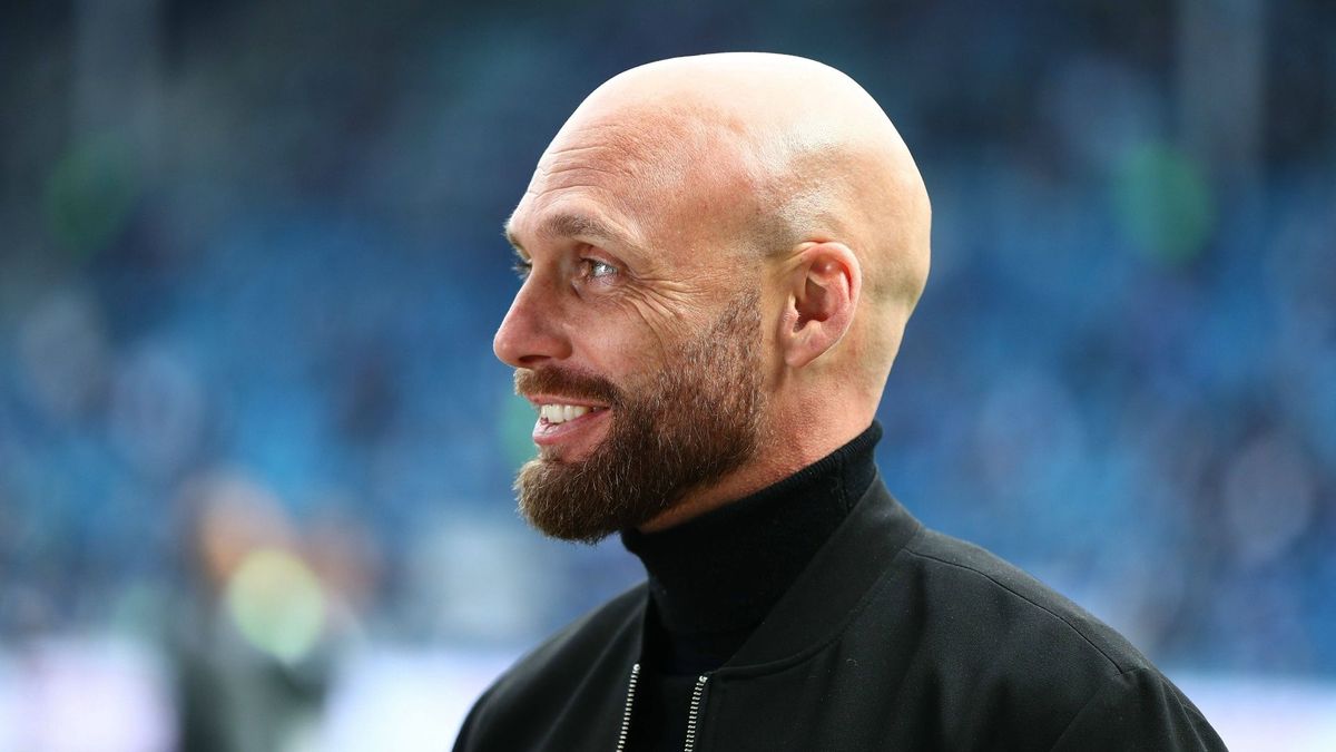 Es läuft mit der SVE: Sportvorstand Nils-Ole Book