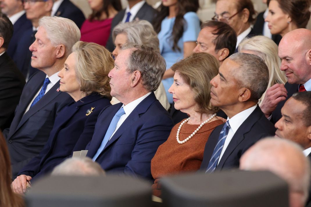 Ex-Präsident Bill Clinton, seine Frau Hillary Clinton, Ex-Präsident George W. Bush, seine Frau Laura Bush, und der frühere Präsident Barack Obama bei der Amtsübernahme von Donald Trump