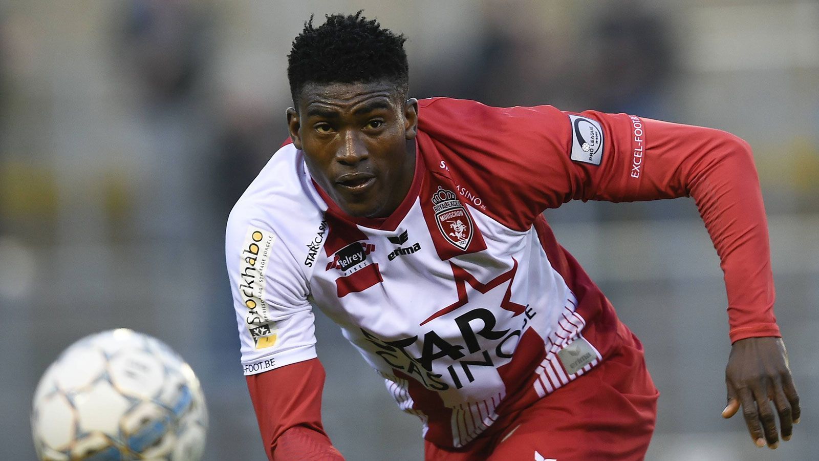 
                <strong>Taiwo Awoniyi (21/Sturm)</strong><br>
                Anfang des Jahres hatte der FC Schalke 04 wegen Awoniyi beim FC Liverpool angeklopft. Vergeblich. Der Nigerianer, der zuletzt nach Belgien ausgeliehen war, soll in dieser Saison als Backup für Roberto Firmino und Divock Origi aufgebaut werden.
              