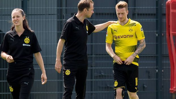 
                <strong>Marco Reus (Borussia Dortmund)</strong><br>
                Dortmunds Offensivstar Marco Reus verschiebt sein Comeback laut "Bild" um zwei Monate. Demzufolge dürfte der 28-Jährige nach seinem Kreuzbandriss erst im März 2018 wieder zu Einsätzen für den amtierenden Pokalsieger kommen. Hintergrund sei, dass Reus mit Blick auf die WM-Endunde im Sommer 2018 kein Risiko eingehen wolle. "Es gibt überhaupt keine Komplikationen, aber es dauert noch ein bisschen", sagte Reus, der sich die Verletzung im Pokalfinale 2017 zuzog, das die Borussia mit 2:1 gegen Eintracht Frankfurt gewann.
              