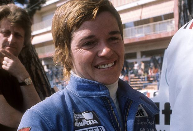 
                <strong>Lella Lombardi</strong><br>
                Lella Lombardi schrieb Motorsport-Geschichte: Die Italienerin ist bis heute die einzige Frau, die in der Formel 1 in die Punkteränge fahren konnte. Sie nahm von 1974 bis 1976 an der Königsklasse des Rennsports teil.
              