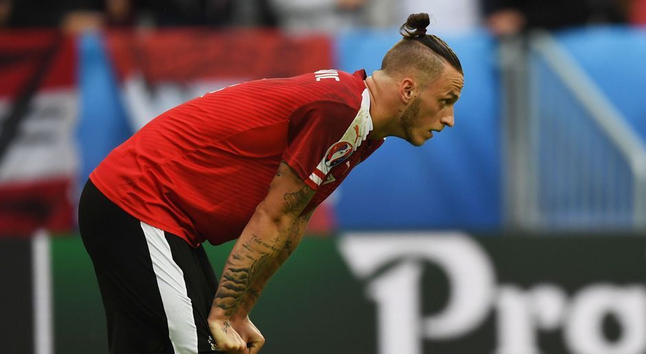 
                <strong>Marko Arnautovic</strong><br>
                Marko Arnautovic: Körperlich stark und viel unterwegs. Nimmt in der Partie oft die Rolle des Vorbereiters ein, seine Flanken können aber nur selten verarbeitet werden. Fällt zum Ende der Partie mehr durch sein emotionales Engagement als sein starkes Offensivspiel auf. ran-Note: 4
              