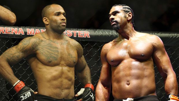 
                <strong>Jimi Manuwa vs. David Haye</strong><br>
                Für Spektakel ist der frühere Schwergewichts-Weltmeister David Haye immer zu haben. Außerdem soll der "Hayemaker" pleite sein und dringend Geld benötigen. Ein Crossover Fight wäre da die geeignete Möglichkeit, die leeren Kassen mit einem Schlag wieder zu füllen. Laut "Sun" soll es bereits Anfang des Jahres Gespräche mit UFC-Star Jimi Manuwa gegeben haben. Ergebnis offen.
              