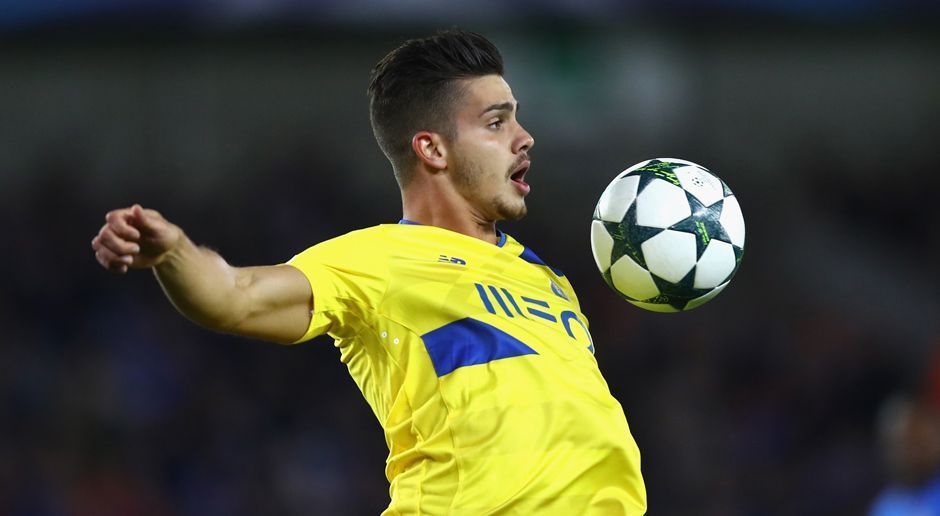 
                <strong>Angriff: Andre Silva (FC Porto)</strong><br>
                Angriff: Andre Silva (FC Porto). Der dritte Portugiese in der CL-Newcomer-Elf des Jahres. Silva absolvierte in dieser Saison seine ersten Partien in der Champions League. Schließt man die Qualifikation mit ein, erzielte der Angreifer des FC Porto bemerkenswerte fünf Tore und bereitete zwei weitere vor.
              