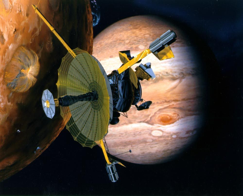 Die Raumsonde Pioneer 10 war zwar die erste, die Galileo-Sonde hat den Planeten bisher aber am genausten untersucht. Spektakulär: Die Sonde konnte 1994 fotografieren, wie der Komet Shoemaker-Levy 9 auf dem Planeten einschlug. Am Ende lenkten die NASA-Ingenieur:innen die Sonde in die Atmosphäre, in der sie verglühte.
