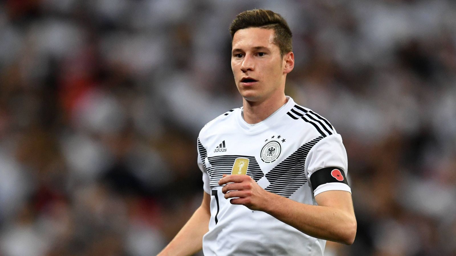 
                <strong>Julian Draxler</strong><br>
                Nummer 7: Julian Draxler (Paris SG), Mittelfeld, 24 Jahre, 46 Länderspiele, 6 Tore
              