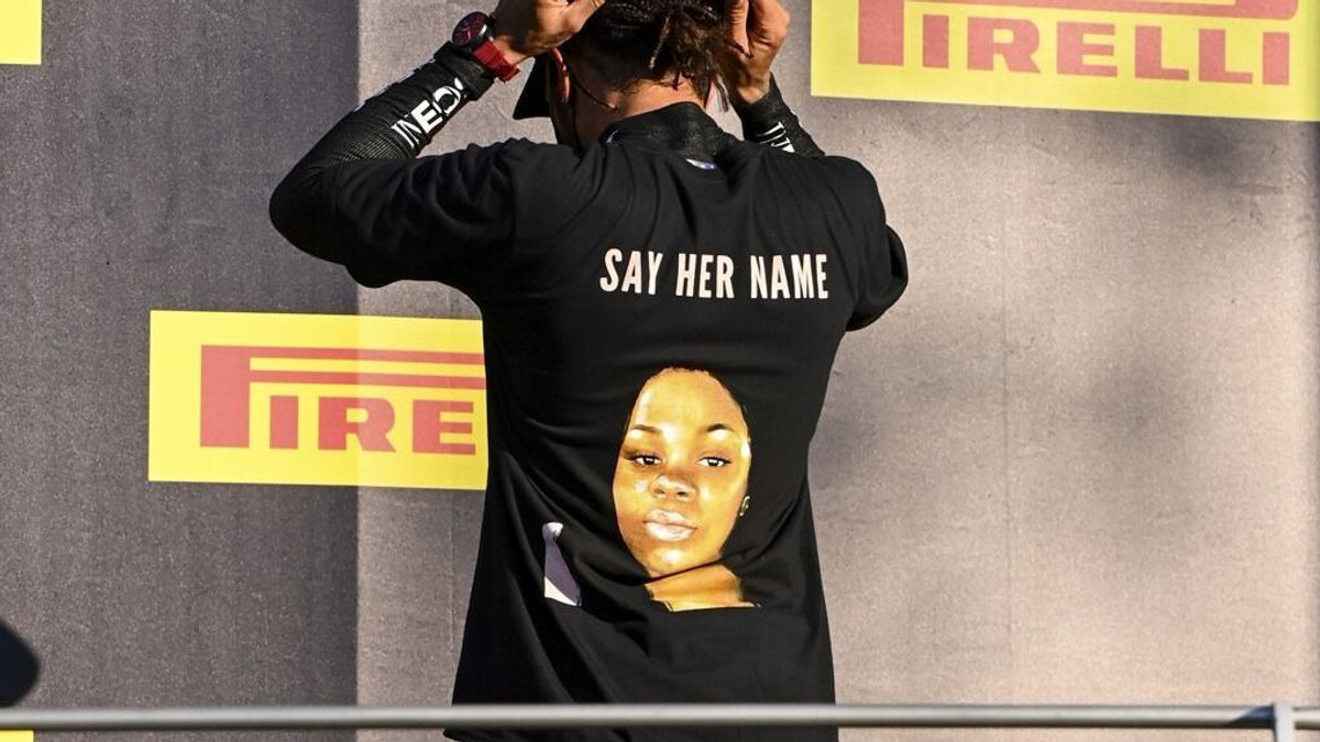 In Mugello 2020 erinnerte Lewis Hamilton auf dem Podest an Breonna Taylor