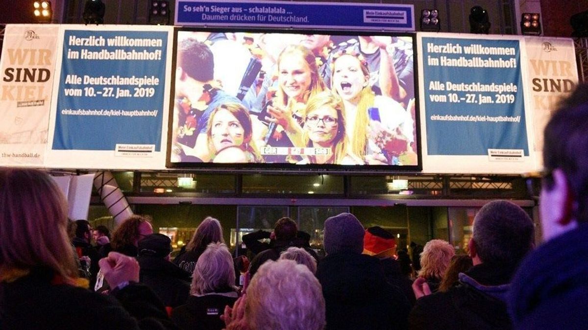 Kieler Hauptbahnhof lädt zum Public Viewing ein