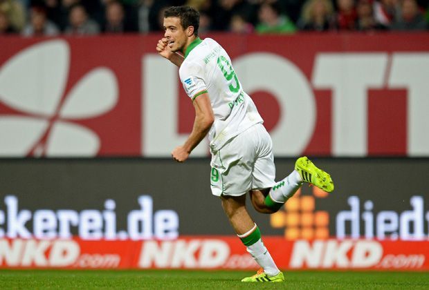 
                <strong>1. FC Nürnberg - SV Werder Bremen 0:2</strong><br>
                Kurz vor dem Halbzeitpfiff trifft der Argentinier Franco di Santo zur Bremer Führung: Nach einem vorausgegangenen Pfostenkracher von Aaron Hunt staubt der Stürmer gekonnt ab - 1:0 für Werder.
              