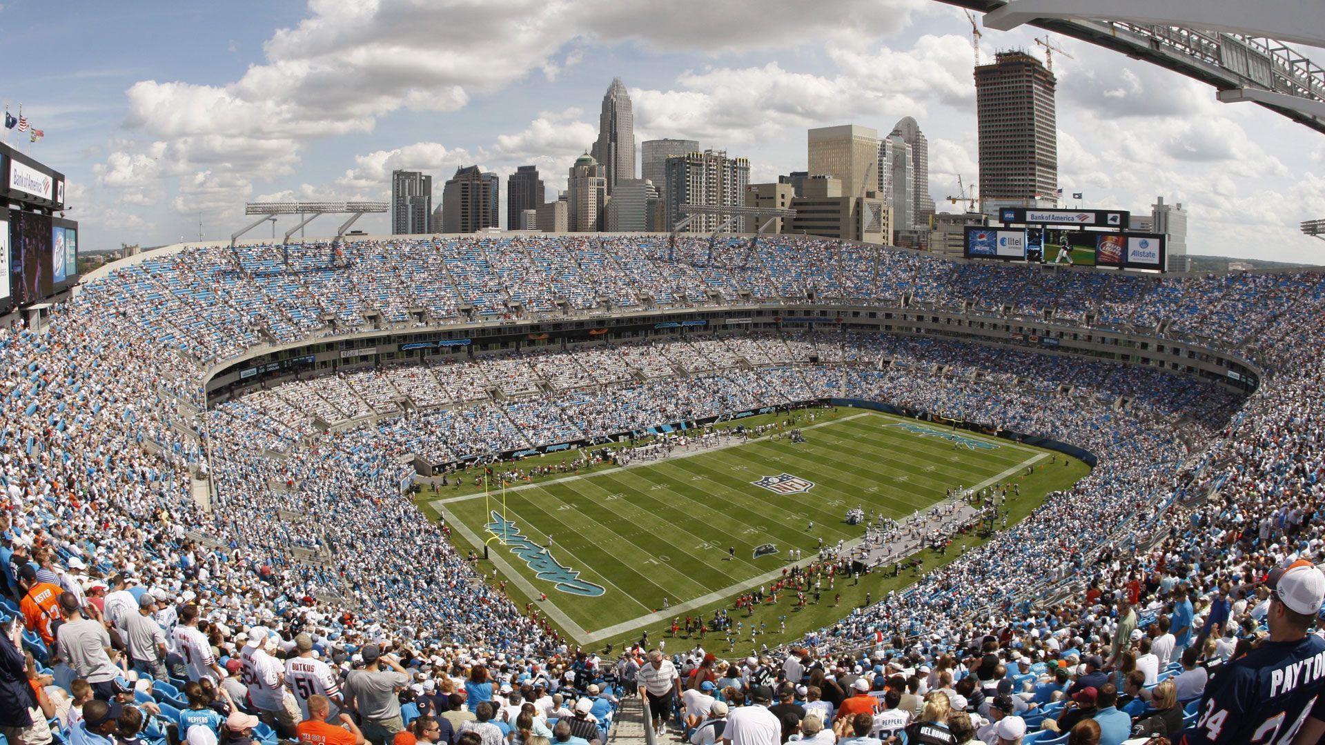 
                <strong>Platz 13 (geteilt): Carolina Panthers</strong><br>
                &#x2022; Stadion: Bank of America Stadium<br>&#x2022; Preis für ein kleines Bier: 10,50 Dollar <br>
              