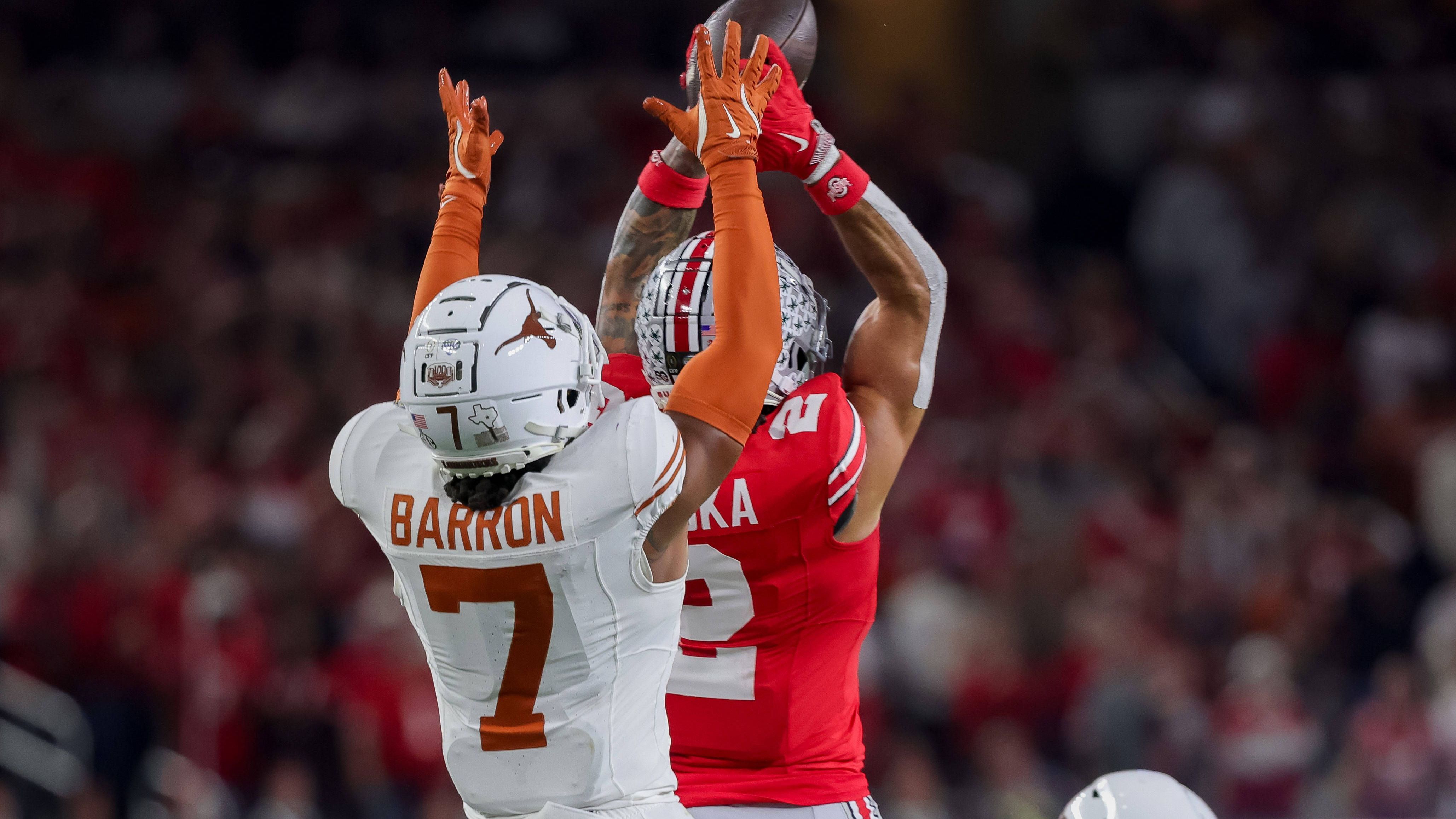 <strong>16. Pick: Arizona Cardinals - CB Jahdae Barron (Texas)</strong><br>Die Cardinals kümmern sich um die Passverteidigung. Cornerback Jahdae Barron kann verschiedene Position in der Secondary bekleiden und gewann im vergangenen Jahr die Auszeichnung für den besten Cornerback am College.