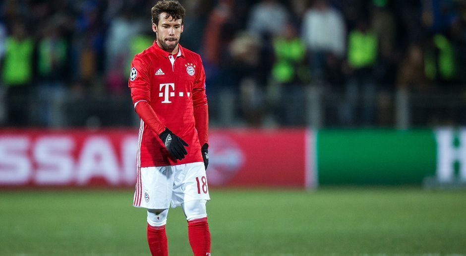 
                <strong>Juan Bernat</strong><br>
                Juan Bernat: Klärt in der Anfangsphase in höchster Not für den geschlagenen Ulreich. Auf der linken Seite auch offensiv aktiv, lange nicht mit dem richtigen Draht zu Ribery, bis zum tollen Zusammenspiel zu Bernats Tor zum 2:2. ran-Note: 2-
              