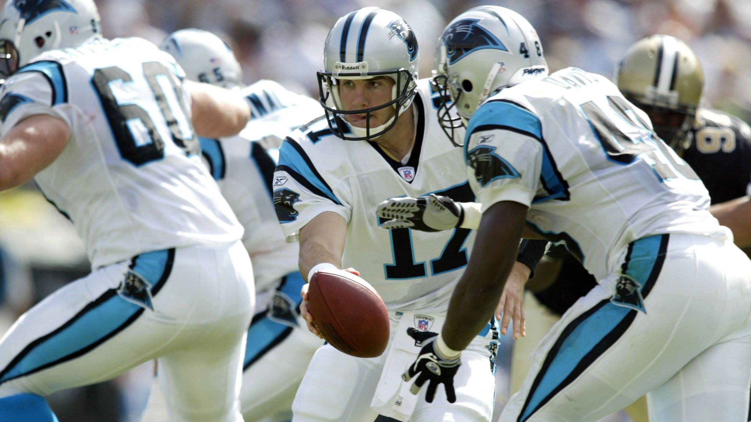 <strong>Platz 20: Jake Delhomme zu den Carolina Panthers (2003)</strong><br>Nachdem Delhomme bei den Panthers unterschrieben hatte, trug er maßgeblich zur ersten Super-Bowl-Teilnahme der Franchise-Geschichte bei, wobei er in der Postseason eine starke Leistung zeigte.