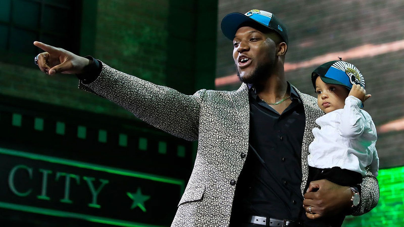 
                <strong>Die Draft Picks der Jacksonville Jaguars (7)</strong><br>
                Pick 7: Josh Allen (Foto/Kentucky, LB)Pick 35: Jawaan Taylor (Florida, T)Pick 69: Josh Oliver (San Jose State, TE)Pick 98: Quincy Williams (Murray State, S)Pick 140: Ryquell Armstead (Temple, RB)Pick 178: Garnder Minshew (Washington State, QB)Pick 235: Dontavius Russekll (Auburn, DT)
              