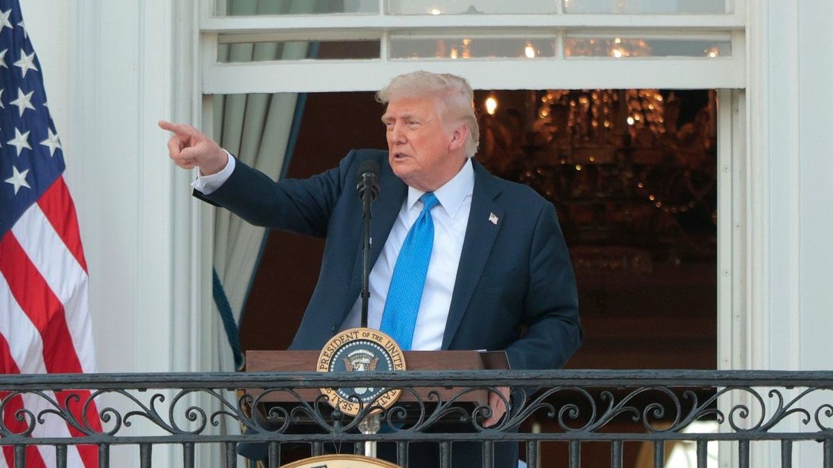 Trump verbietet Einreise für Menschen aus zwölf Ländern