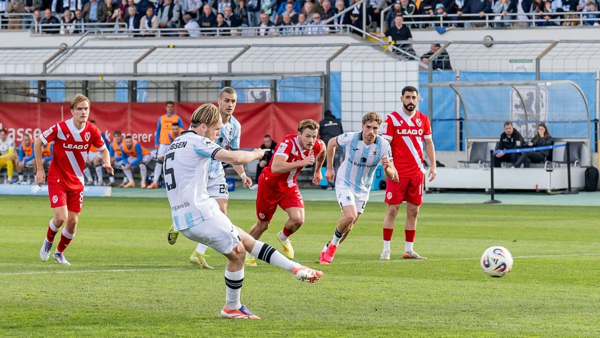 Thore Jacobsen trifft per Elfmeter