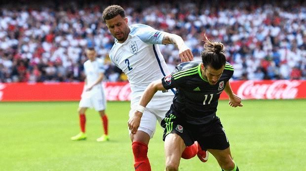 
                <strong>Kyle Walker</strong><br>
                Kyle Walker: Wie sein Pendant auf links hatte Walker seine rechte Seite defensiv grundsätzlich im Griff. Seine Ausflüge nach vorne endeten mit teilweise skurrilen Flanken. Steigerte sich in den zweiten 45 Minuten. ran-Note: 4
              