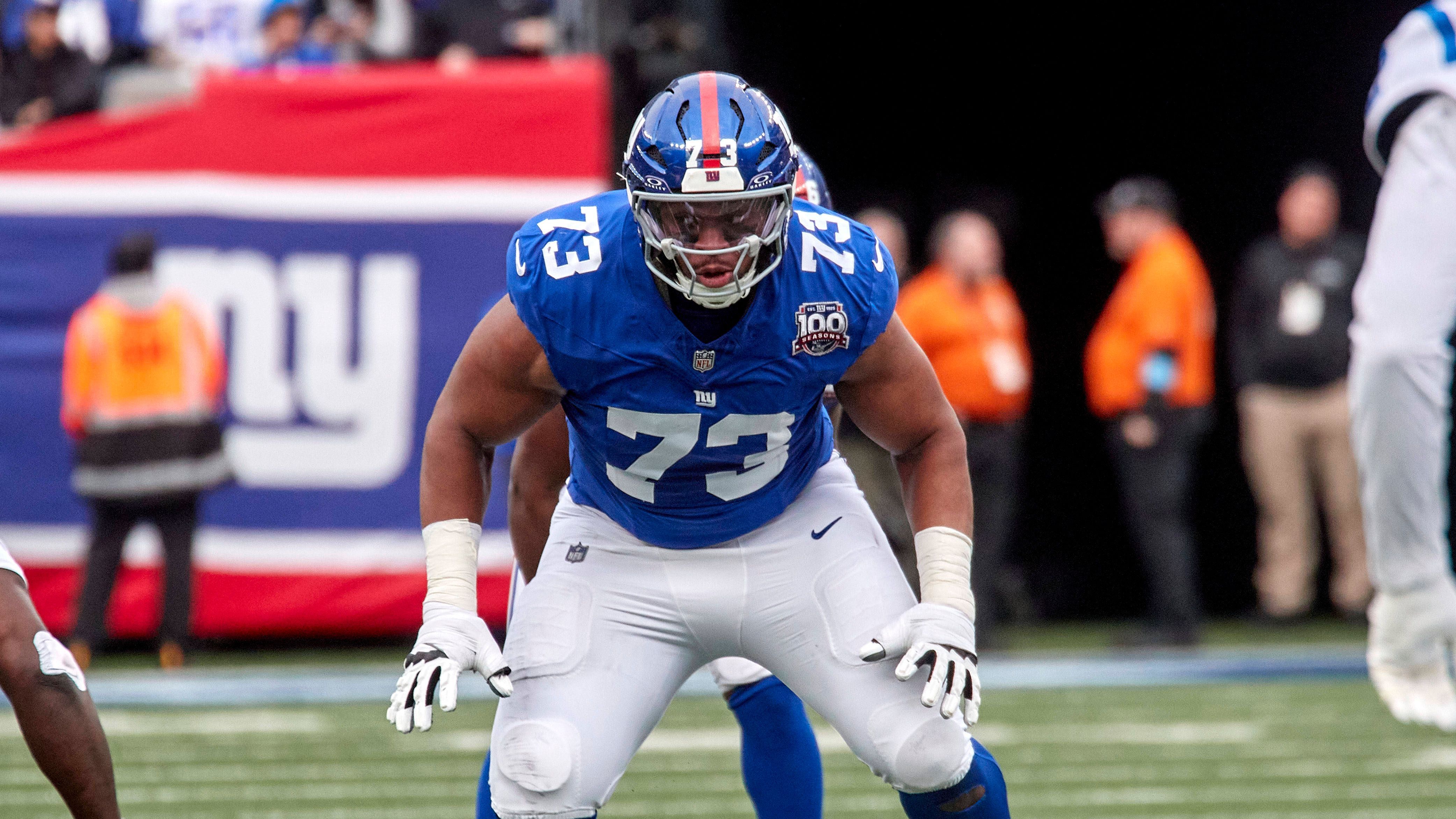 <strong>New York Giants: Evan Neal (Offensive Tackle)<br></strong><strong>Vertragdetails</strong>: 4 Jahre, 24,5 Millionen US-Dollar<br>Nach der Entlassung von Daniel Jones lässt sich bei den Giants nicht wirklich ein Flop-Deal ausmachen. Sicherlich kann hier Evan Neal mit seinem Rookie-Vertrag genannt werden, weil er den hohen Erwartungen nicht Stand halten konnte und nur noch als Backup eingeplant ist.