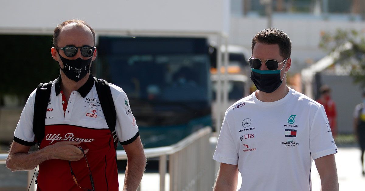 
                <strong>Ü30-Auflauf beim "Young"-Driver-Test der Formel 1</strong><br>
                ... die Ü30-Fahrer Robert Kubica (36) und Sebastien Buemi (32) oder die Formel-E-Piloten Stoffel Vandoorne oder Nyck de Vries ran. Zum Nachteil vieler potenzieller Talente, die somit dieses Jahr nicht fahren dürfen. Dies stößt im Netz zwar auf Kritik, jedoch vergeblich. McLaren und Racing Point verzichten derweil auf den Test, während Haas nur Mick Schumacher einsetzt. Haas-Boss Günther Steiner sagt zwar, man möchte Schumacher in verschiedenen Team-Konstellationen ausprobieren - womöglich verzichtet Haas aber auch auf Nikita Mazepin, da dieser nach einem sexistischen Video öffentlich stark in der Kritik steht. Somit nehmen insgesamt 15 Fahrer am Test in Abu Dhabi teil. ran.de listet die Fahrer auf.
              