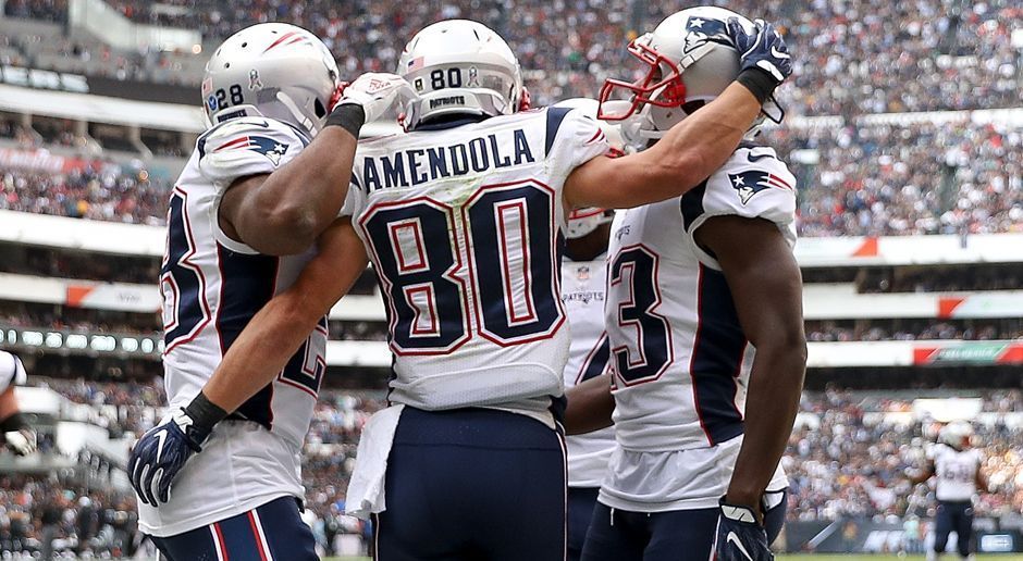 
                <strong>2. New England Patriots (9-2, Vorwoche Platz 3)</strong><br>
                Die Patriots klettern von Woche zu Woche im Power Ranking nach oben. Viele Experten erklären sie bereits wieder zum Top-Favoriten auf den Super-Bowl-Sieg. Und das zurecht, denn Tom Brady warf in dieser Woche seine Touchdown-Pässe 23 bis 26. Zudem überzeugt inzwischen auch die Defense, die gegen die Dolphins zwei Interceptions fing und sieben Mal Miamis Quarterback Matt Moore sackte. Ein Team ist allerdings nach wie vor unantastbar ...
              