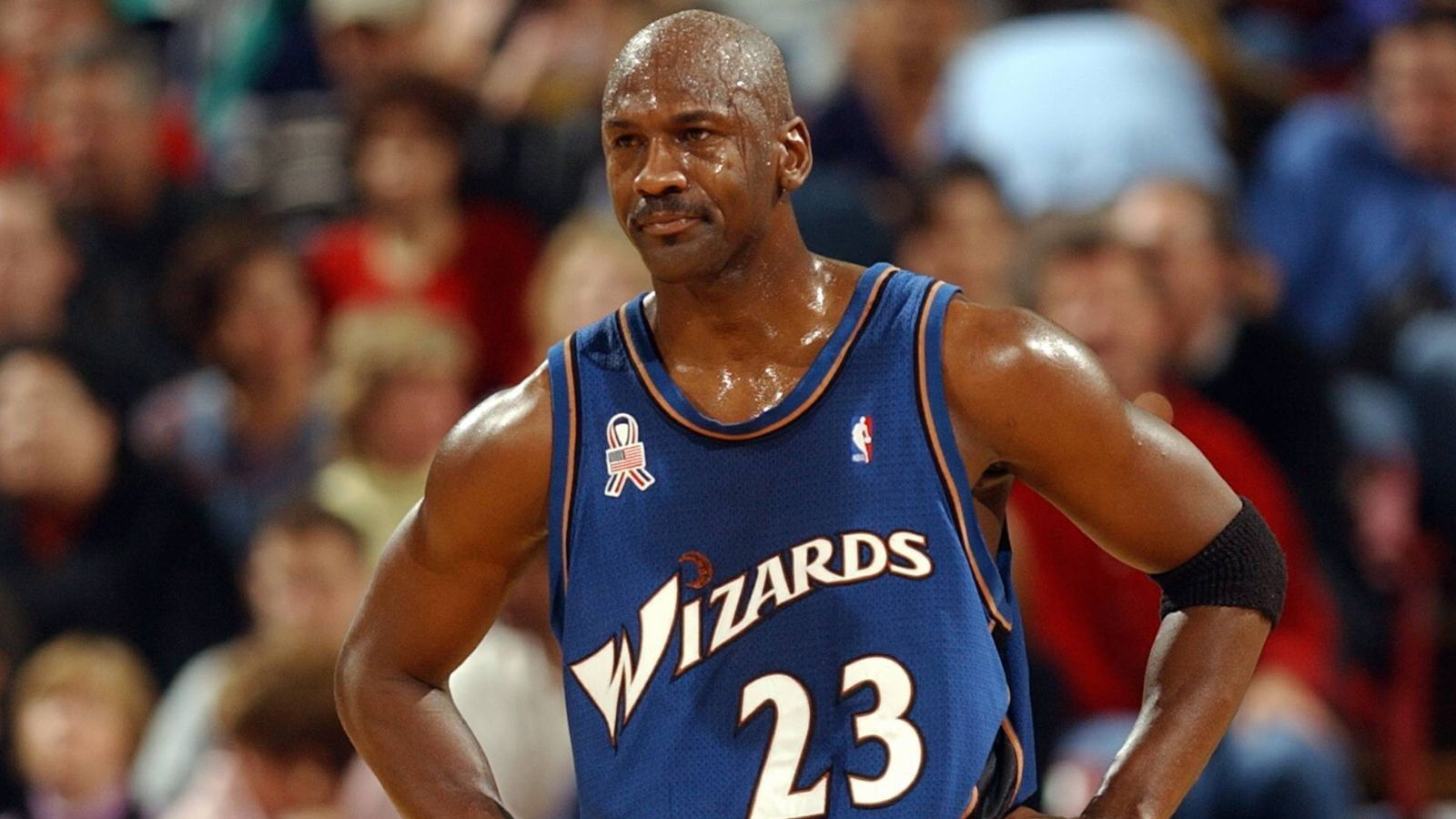 
                <strong>Michael Jordan </strong><br>
                Nein, auch fast 20 Jahre später ist NBA-Legende Michael Jordan im Trikot der Washington Wizards ein No-go. Bulls oder nix.
              